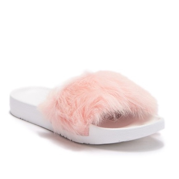 UGG Shoes - UGG Royale 👑 slippers